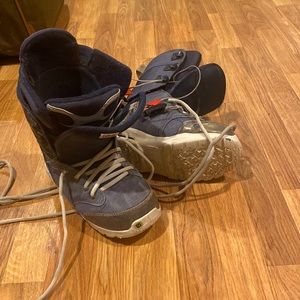 Blue Burton Sapphire-R 7.5 Woman’s Snowboard Boots